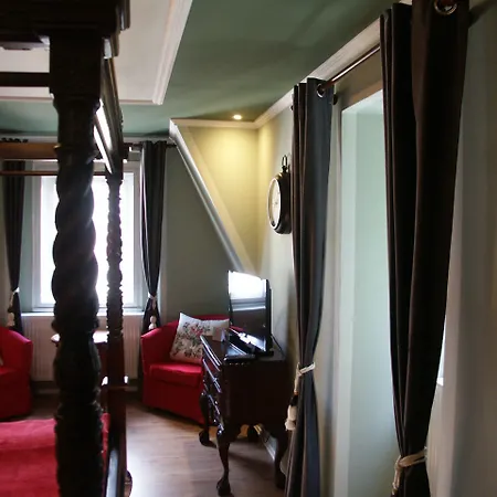 Edinburgh Hotel
